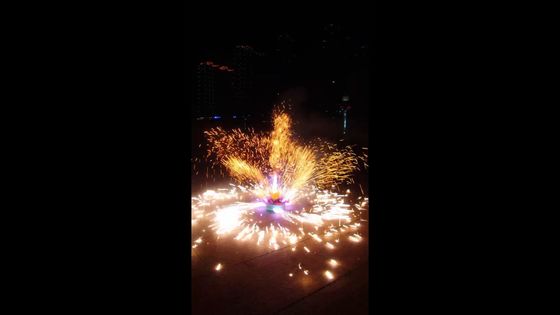 त्योहारों के लिए स्पिनिंग लोटस फ्लावर फाउंटेन आतिशबाजी आउटडोर स्पार्कलिंग