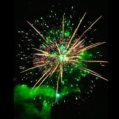 चीनी 168 शॉट रंगीन आकाश उपभोक्ता केक आउटडोर उत्सव के लिए आतिशबाजी