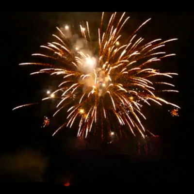 कस्टम आतिशबाज़ी बनाने की विद्या चीनी आउटडोर क्लासिक केक आतिशबाजी 16 शॉट